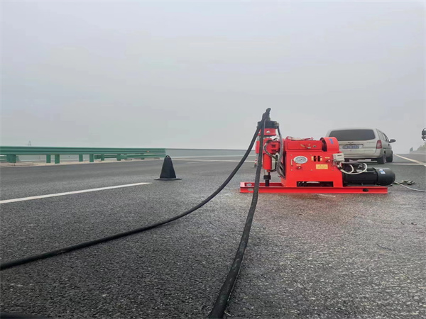 礼泉马路路基路面开裂下沉注浆加固灌浆